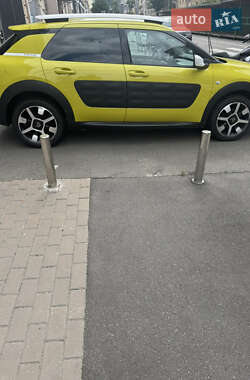 Внедорожник / Кроссовер Citroen C4 Cactus 2016 в 