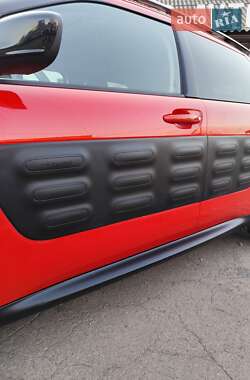 Внедорожник / Кроссовер Citroen C4 Cactus 2015 в 