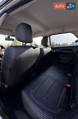 Внедорожник / Кроссовер Citroen C4 Cactus 2015 в 