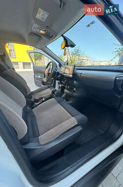 Внедорожник / Кроссовер Citroen C4 Cactus 2015 в 