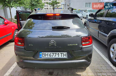 Внедорожник / Кроссовер Citroen C4 Cactus 2016 в 
