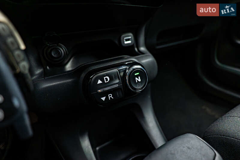 Внедорожник / Кроссовер Citroen C4 Cactus 2016 в Киеве