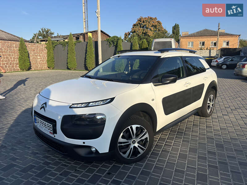 Внедорожник / Кроссовер Citroen C4 Cactus 2015 в 