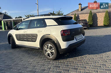 Внедорожник / Кроссовер Citroen C4 Cactus 2015 в 