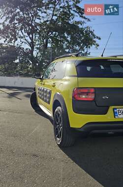 Внедорожник / Кроссовер Citroen C4 Cactus 2017 в 