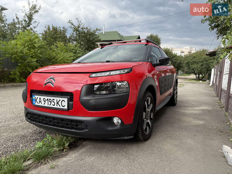 Внедорожник / Кроссовер Citroen C4 Cactus 2015 в 