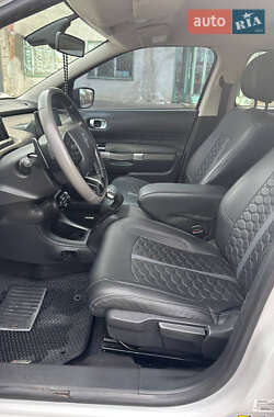 Внедорожник / Кроссовер Citroen C4 Cactus 2014 в 
