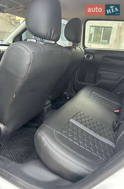 Внедорожник / Кроссовер Citroen C4 Cactus 2014 в 