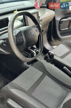 Внедорожник / Кроссовер Citroen C4 Cactus 2015 в 