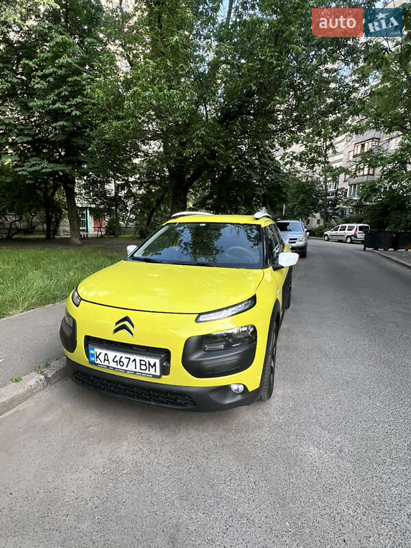 Внедорожник / Кроссовер Citroen C4 Cactus 2016 в 
