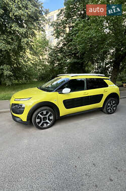 Внедорожник / Кроссовер Citroen C4 Cactus 2016 в 
