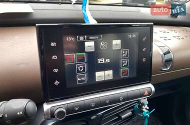 Внедорожник / Кроссовер Citroen C4 Cactus 2015 в 