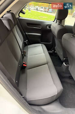 Внедорожник / Кроссовер Citroen C4 Cactus 2015 в 