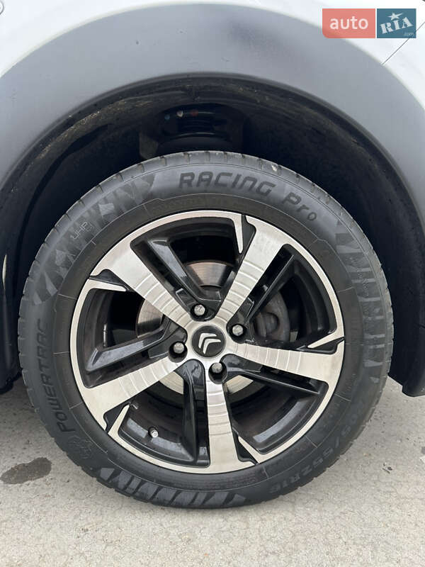 Внедорожник / Кроссовер Citroen C4 Cactus 2017 в Киеве