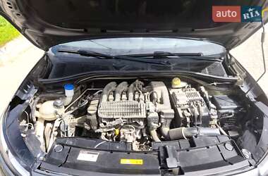 Внедорожник / Кроссовер Citroen C4 Cactus 2014 в 