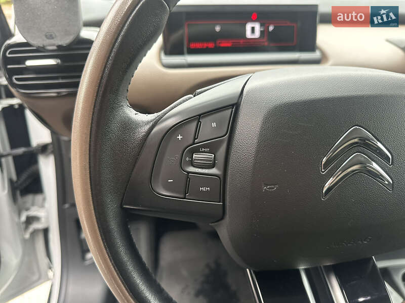 Позашляховик / Кросовер Citroen C4 Cactus 2017 в Києві