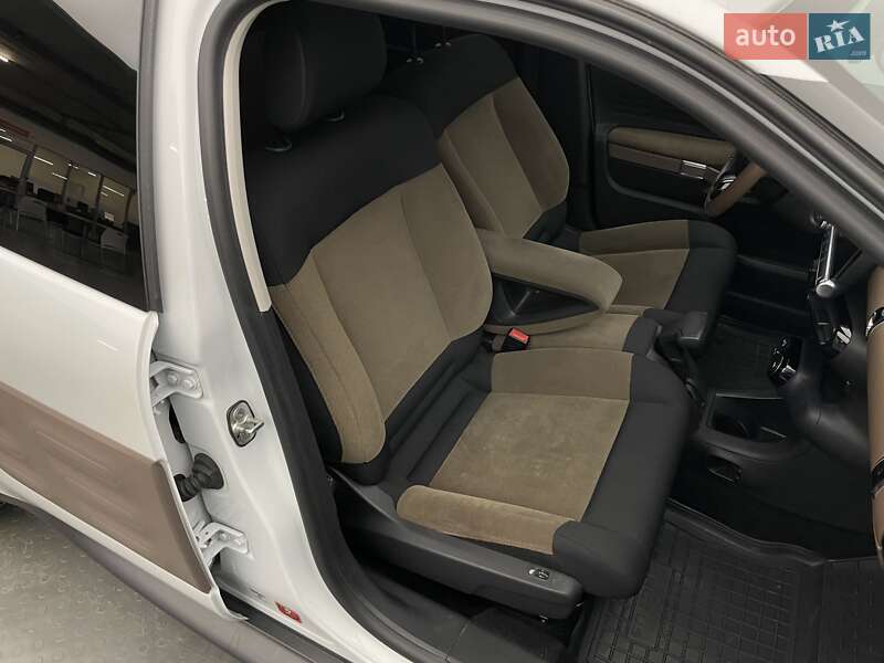 Хэтчбек Citroen C4 Cactus 2015 в Киеве