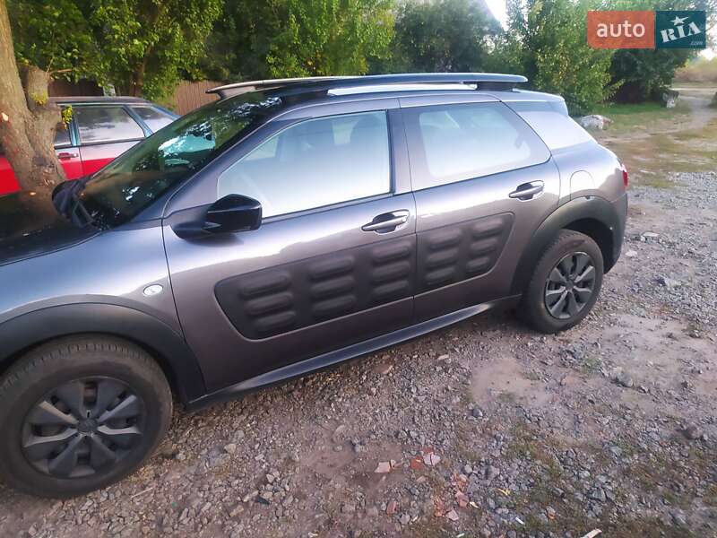 Внедорожник / Кроссовер Citroen C4 Cactus 2018 в Александровке