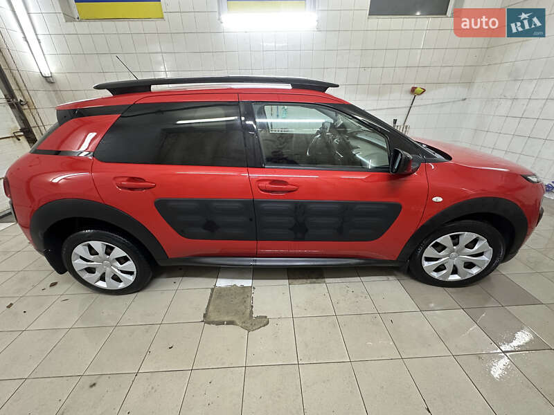 Внедорожник / Кроссовер Citroen C4 Cactus 2015 в Умани