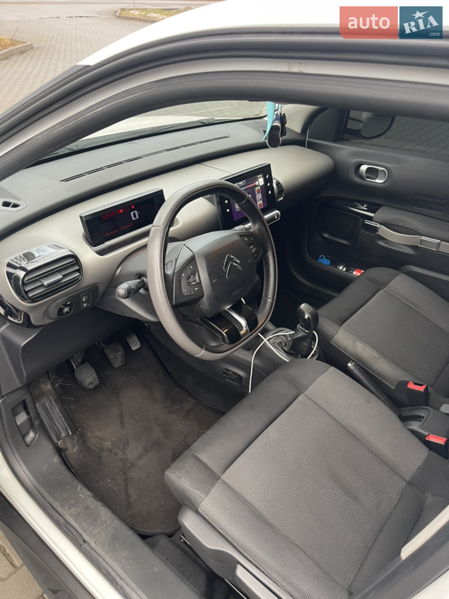 2017 Citroen C4 Cactus - мініатюра 25