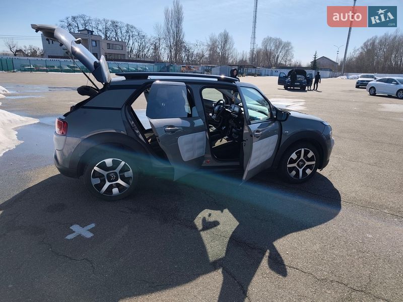 Позашляховик / Кросовер Citroen C4 Cactus 2015 в Києві