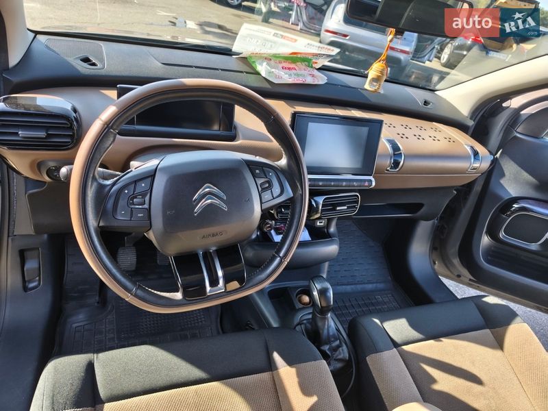 Позашляховик / Кросовер Citroen C4 Cactus 2015 в Києві