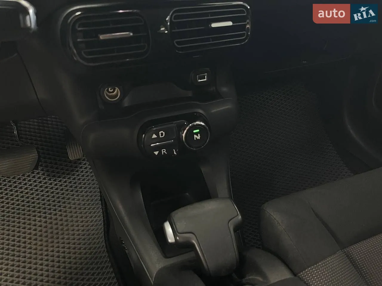 2015 Citroen C4 Cactus - мініатюра 31