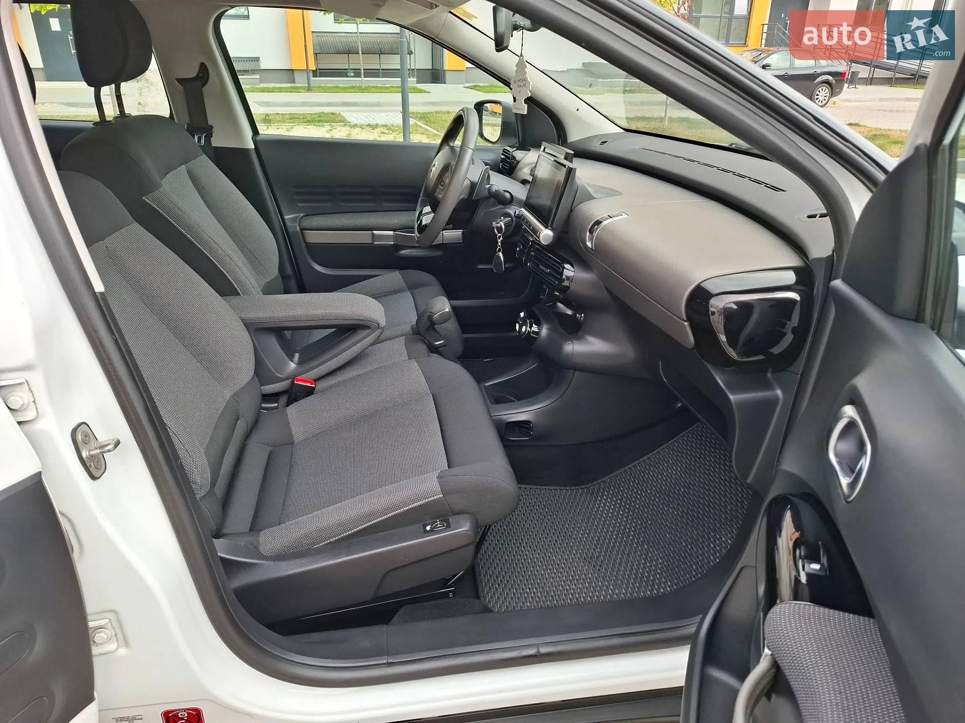 2017 Citroen C4 Cactus - мініатюра 16