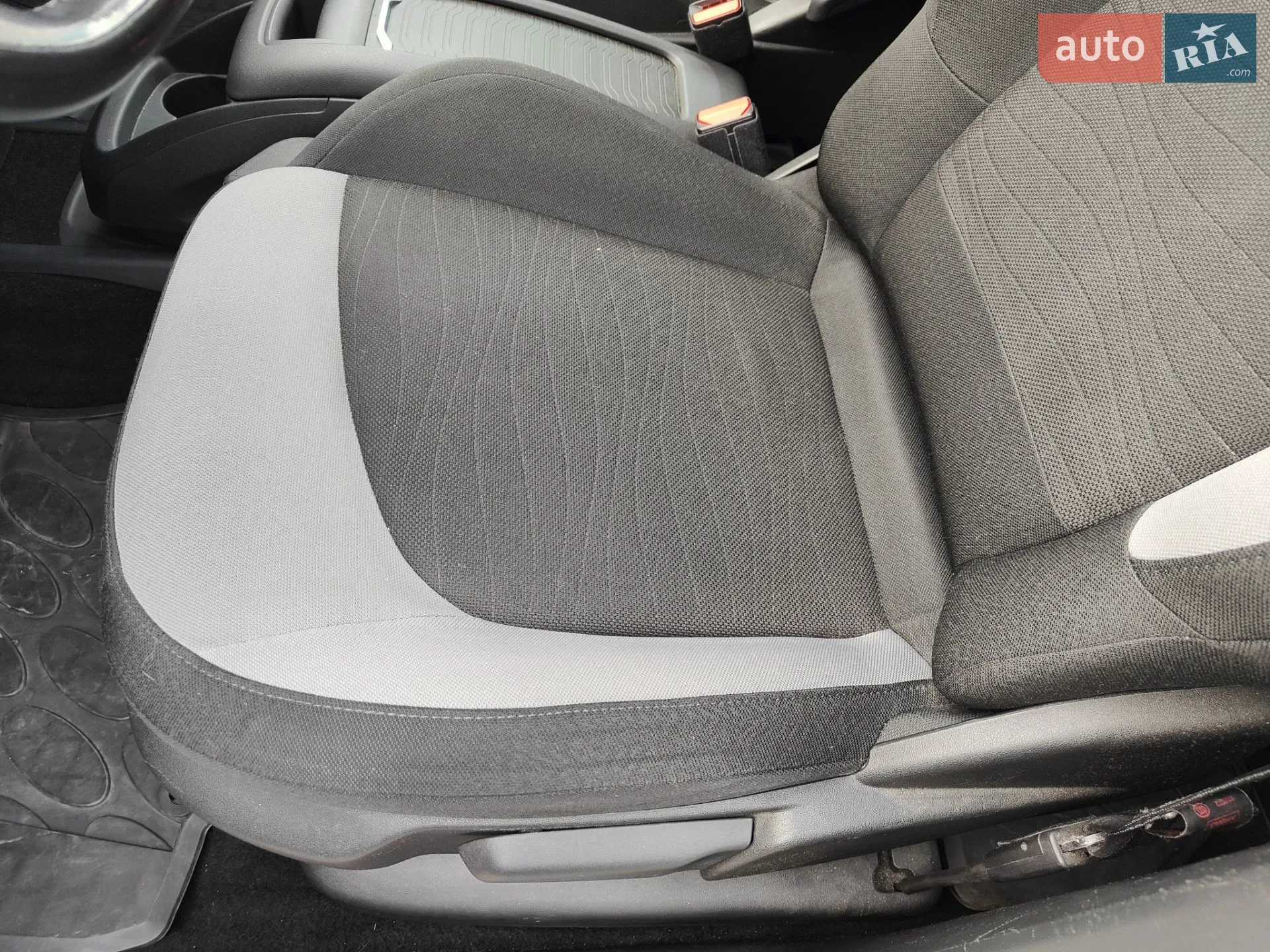Citroen C4 Picasso 2014 VIN VF73A9HC8EJ659483 фото оголошення 18 з 31
