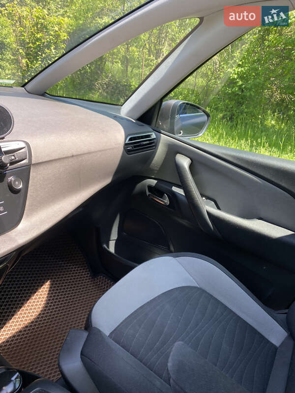 Микровэн Citroen C4 Picasso 2015 в Тернополе фото 15 Микровэн Citroen C4 Picasso 2015 в Тернополе