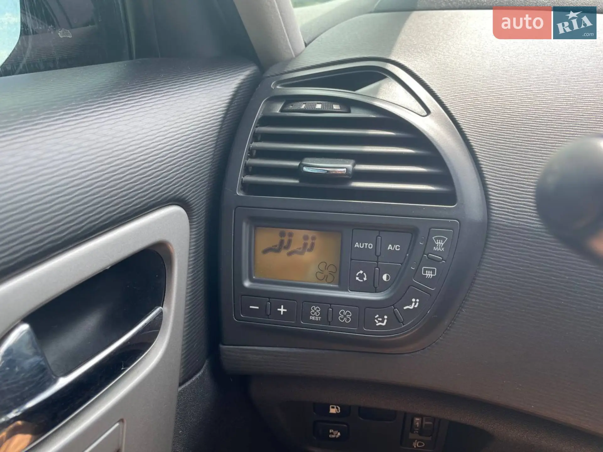 2011 Citroen C4 Picasso - мініатюра 10