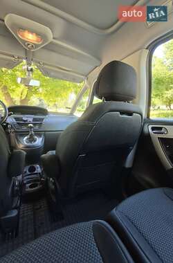 Микровэн Citroen C4 Picasso 2009 в 