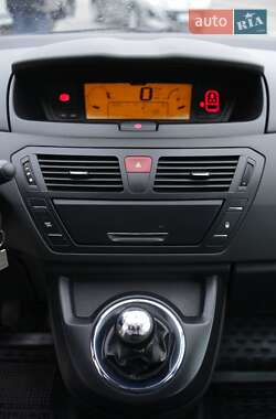 Микровэн Citroen C4 Picasso 2011 в 