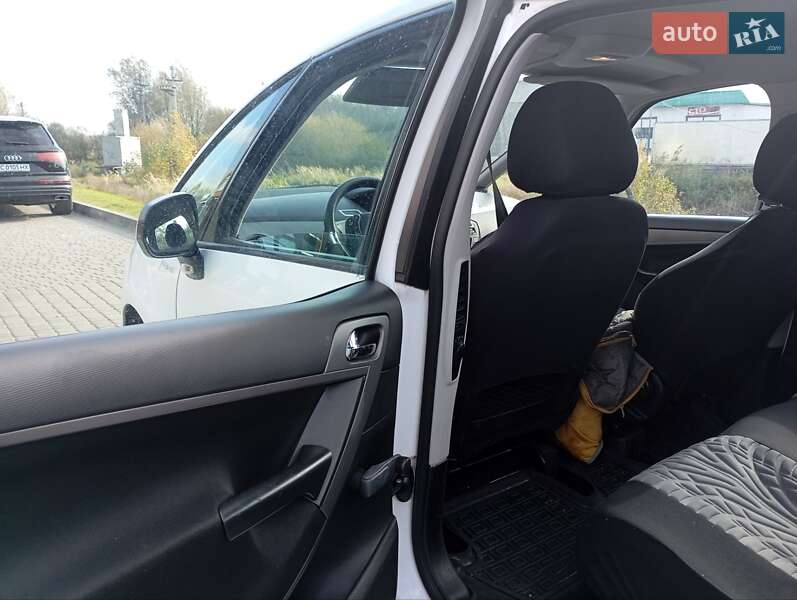 Микровэн Citroen C4 Picasso 2011 в Ратным фото 12 Микровэн Citroen C4 Picasso 2011 в Ратным