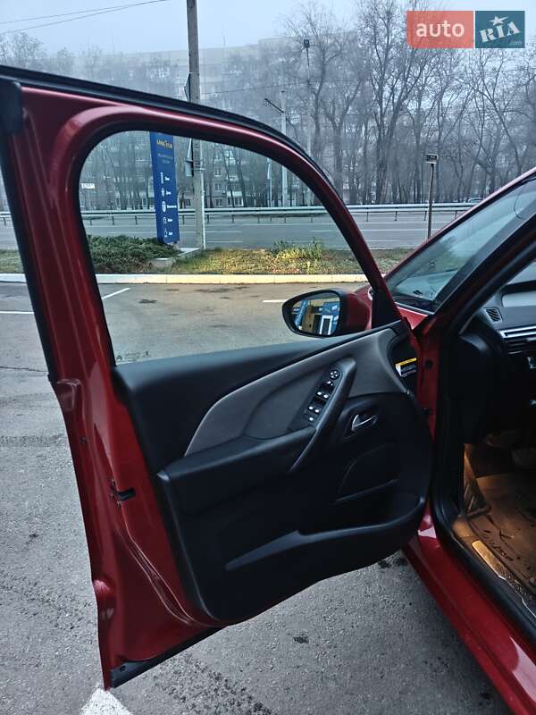 Мікровен Citroen C4 Picasso 2015 в Дніпрі фото 10 Мікровен Citroen C4 Picasso 2015 в Дніпрі