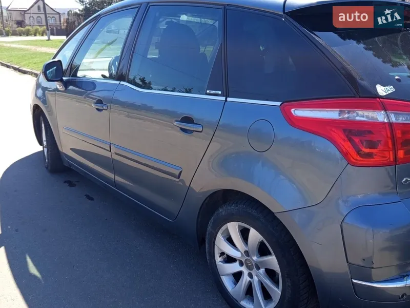 Citroen C4 Picasso 2011 VIN VF7UA9HR8BJ603589 фото оголошення 18 з 48