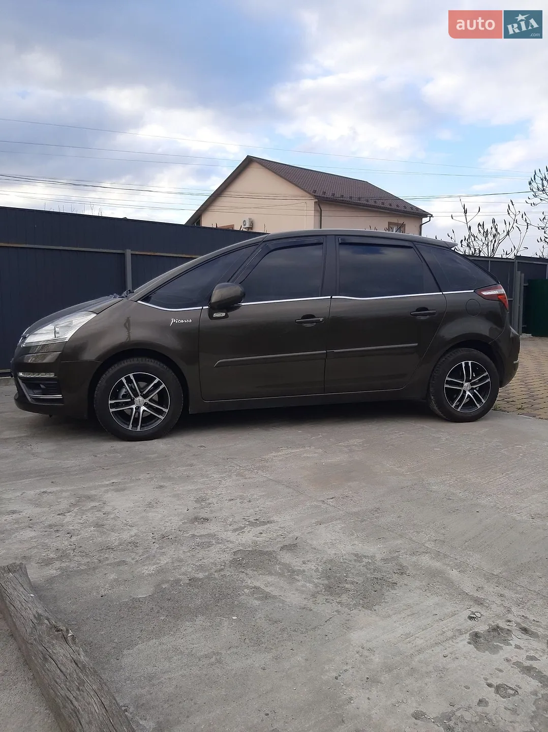 Citroen C4 Picasso 2011 VIN VF7UD9HR8BJ802783 фото оголошення 2 з 15