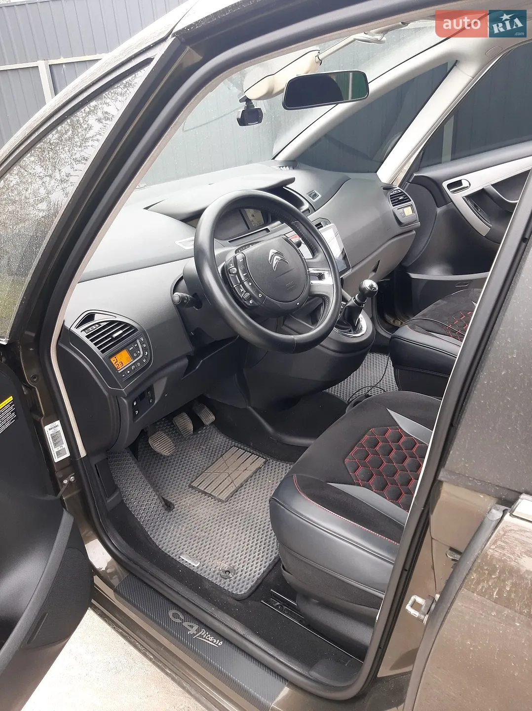 Citroen C4 Picasso 2011 VIN VF7UD9HR8BJ802783 фото оголошення 10 з 15