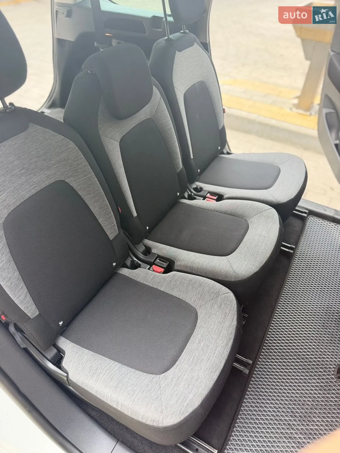 2016 Citroen C4 Picasso - мініатюра 21