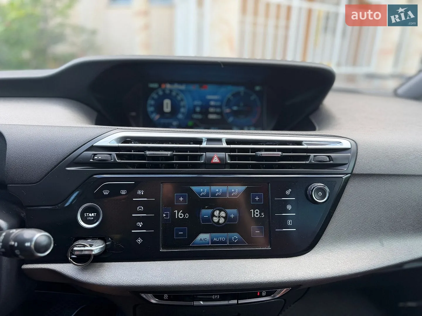 2016 Citroen C4 Picasso - мініатюра 56