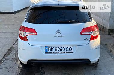 Хетчбек Citroen C4 2012 в 
