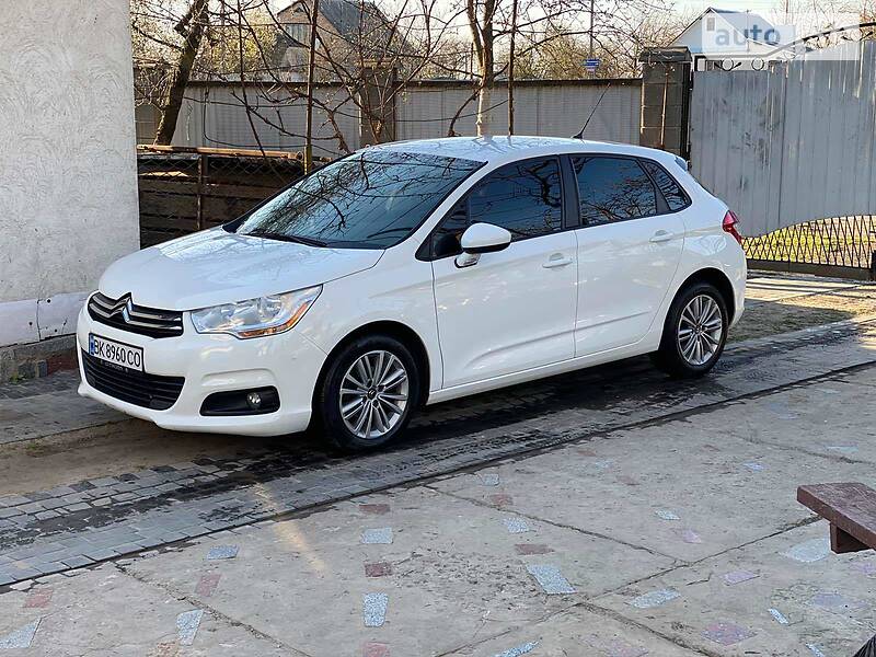 Хетчбек Citroen C4 2012 в 