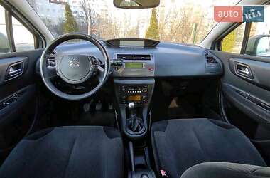 Хетчбек Citroen C4 2010 в 