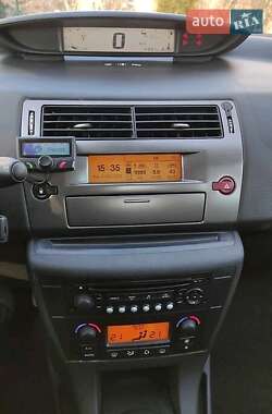 Хетчбек Citroen C4 2010 в 