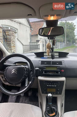 Хэтчбек Citroen C4 2008 в 