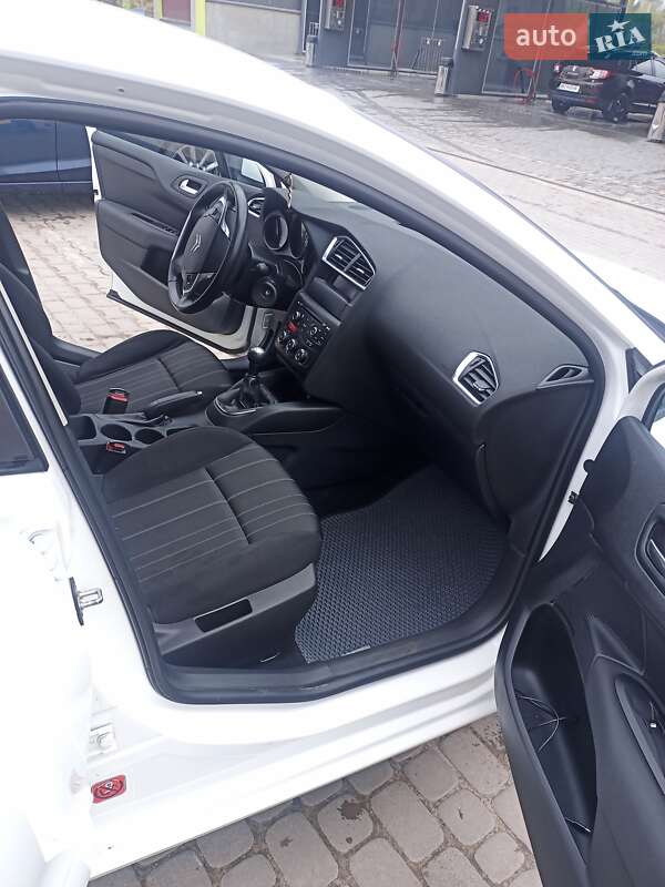 Хэтчбек Citroen C4 2017 в Львове