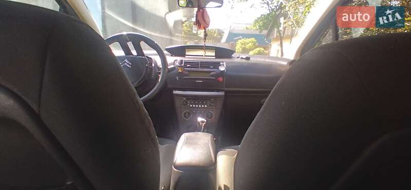 Хетчбек Citroen C4 2008 в Комарному