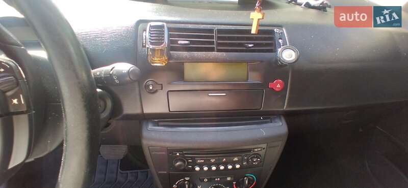 Хетчбек Citroen C4 2008 в Комарному