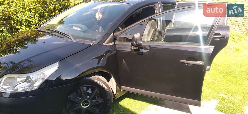 Хетчбек Citroen C4 2008 в Комарному