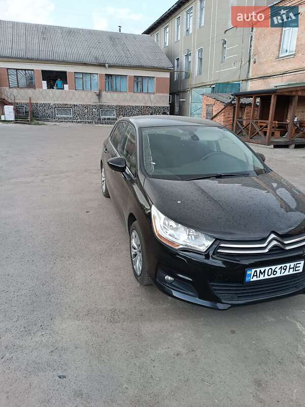 Хетчбек Citroen C4 2013 в Романіву